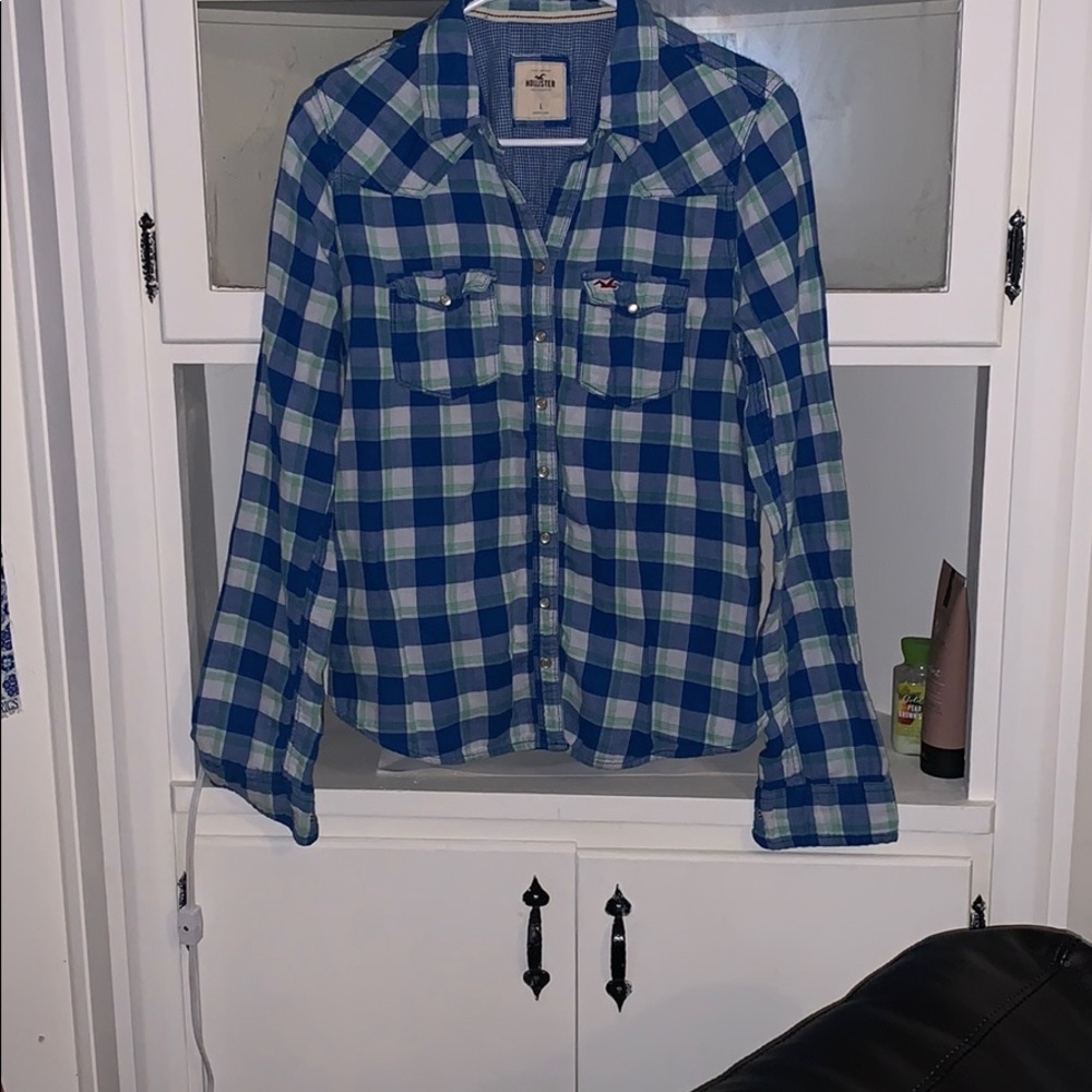Plaid women’s button up shirt
